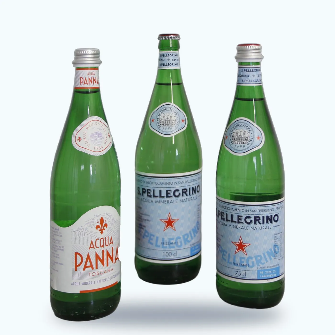 Bottiglie in vetro di Acqua Panna e di San Pellegrino da 1 L e da 0,75 L
